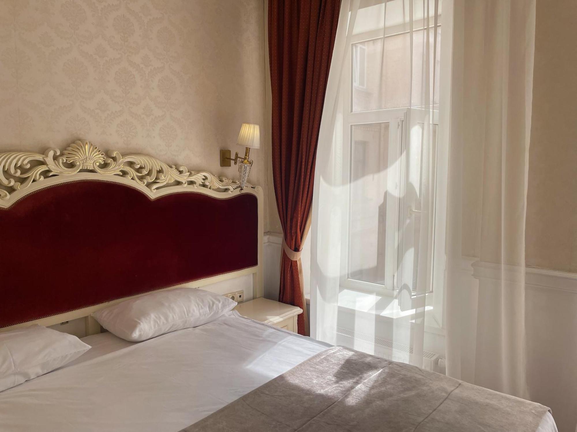 Royal Grand Hotel Kyiv Room photo