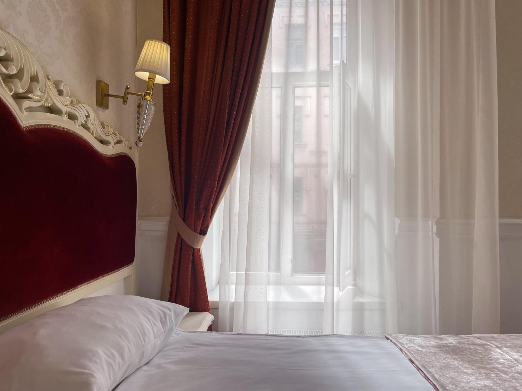 Royal Grand Hotel Kyiv Exterior photo