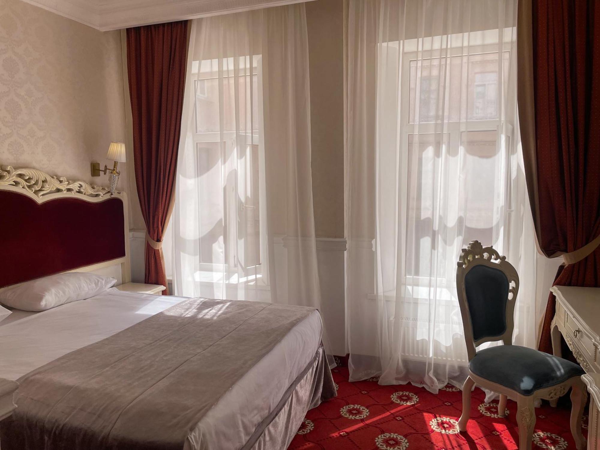 Royal Grand Hotel Kyiv Exterior photo