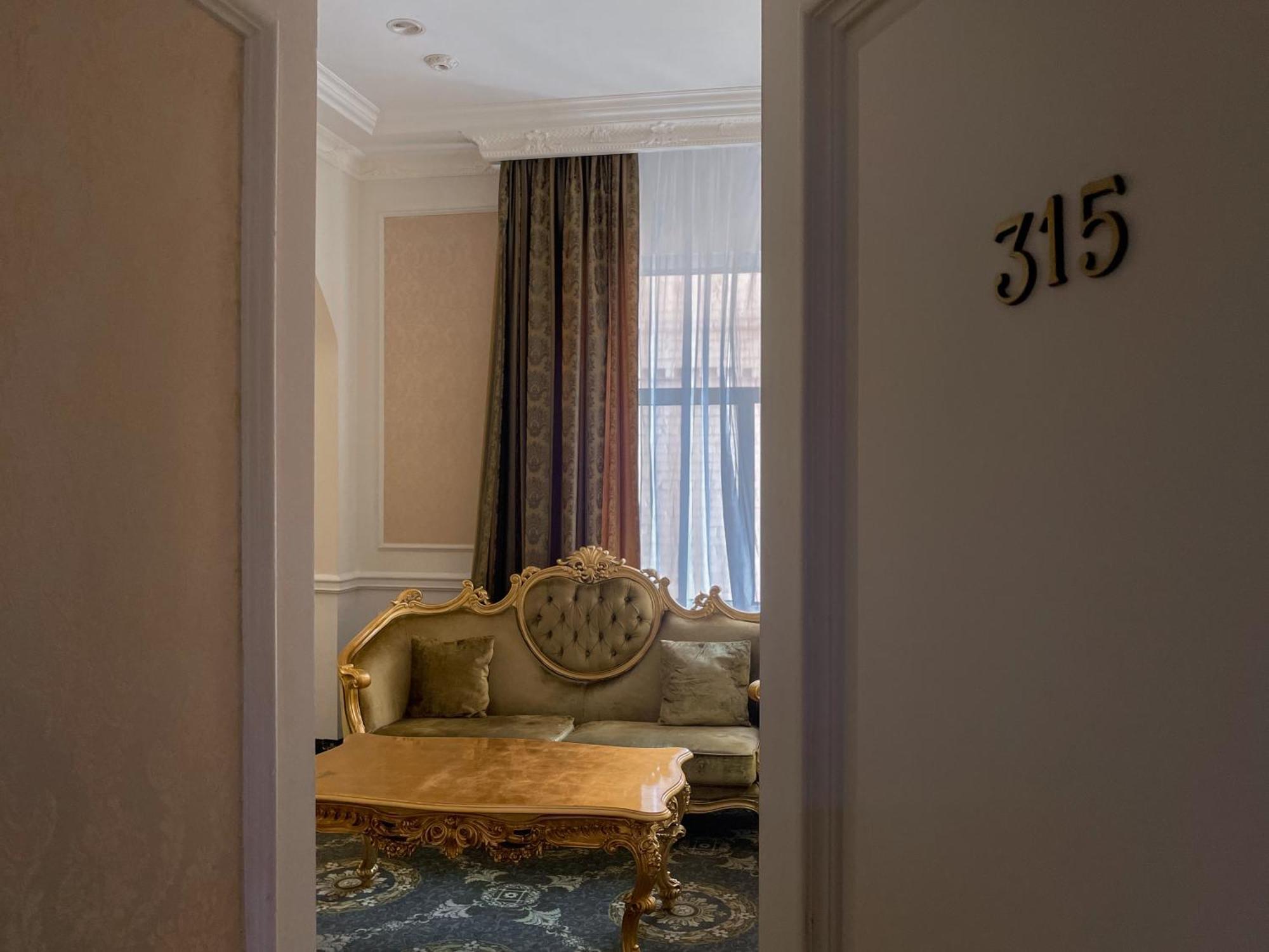 Royal Grand Hotel Kyiv Exterior photo