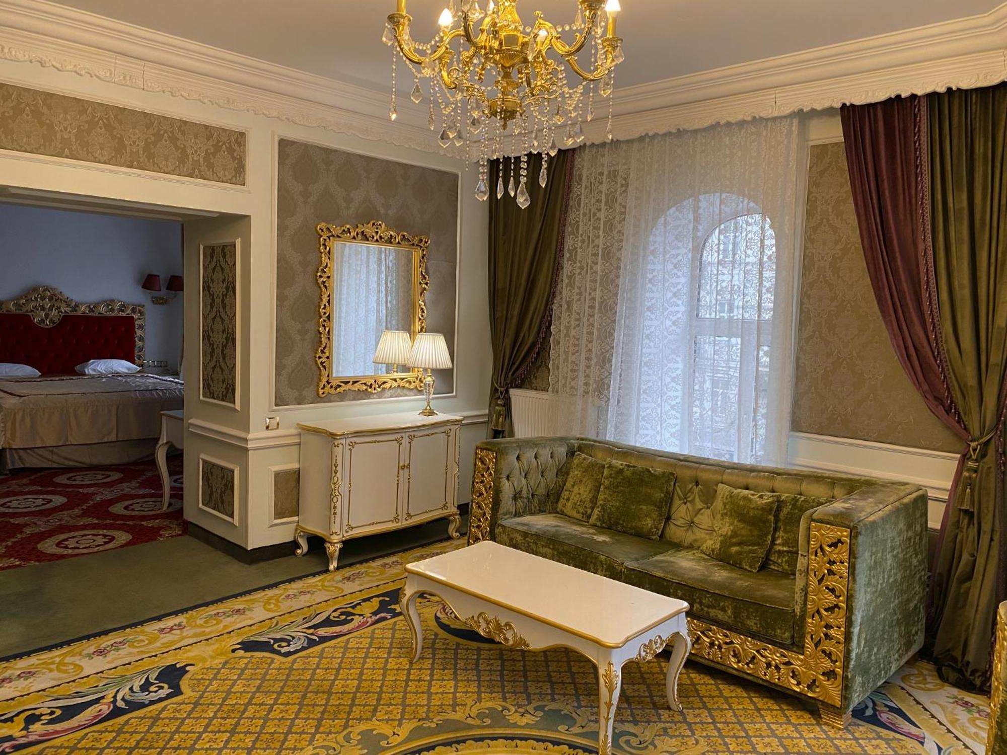 Royal Grand Hotel Kyiv Exterior photo