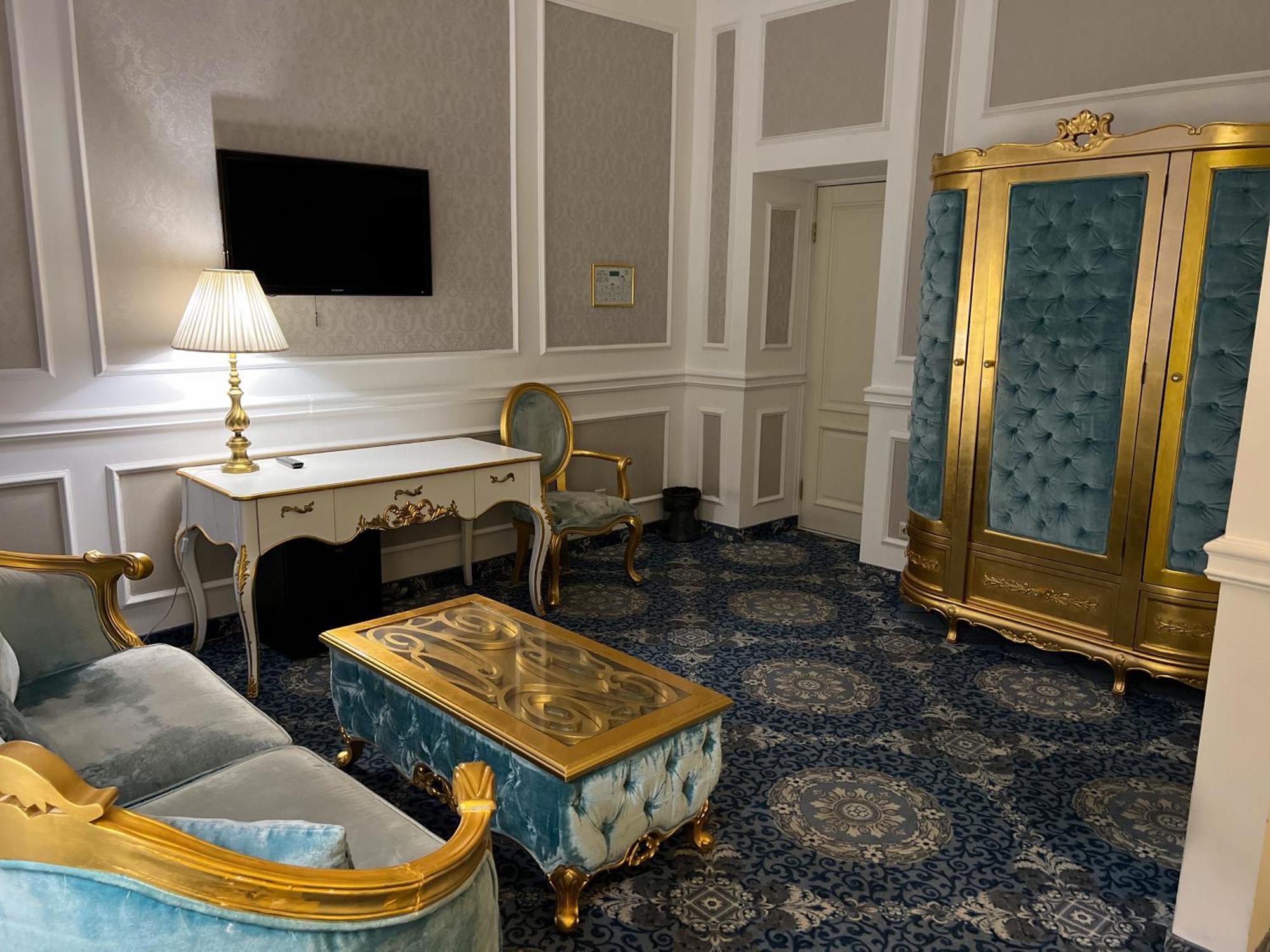 Royal Grand Hotel Kyiv Exterior photo