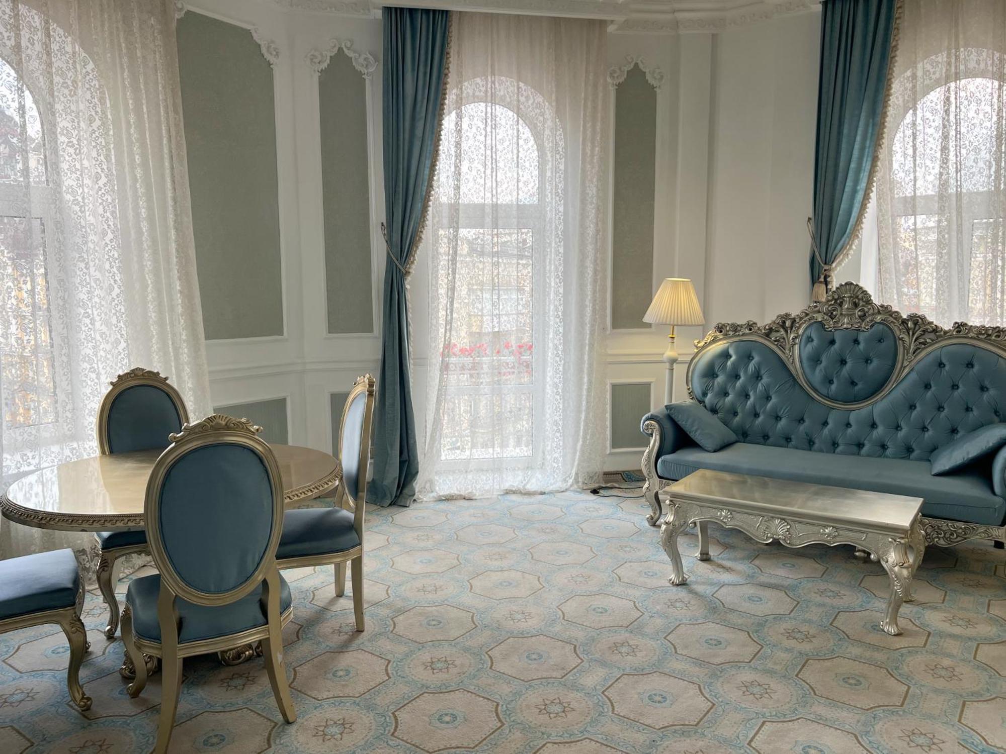 Royal Grand Hotel Kyiv Exterior photo